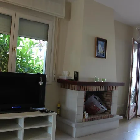 Chalet Peywand Con Piscina Comunitaria Сasa de vacaciones